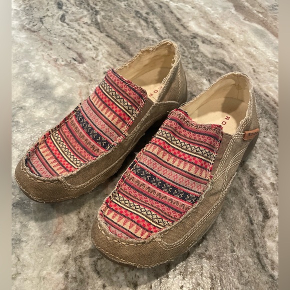 Roper southwestern driving mocs. Aztec Patterned Slip-On Shoes. Size 7. - Picture 1 of 8